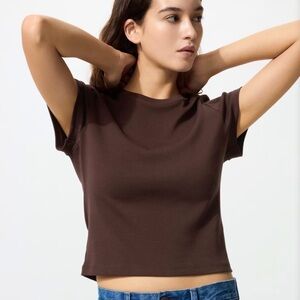 Uniqlo Women's Brown Mini Tshirt